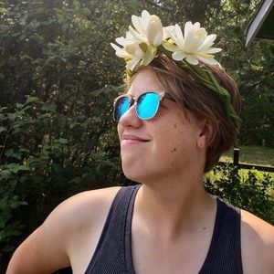 Meet your Posher, Tori-lynn